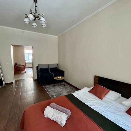 Old City Apartment With Parking Lemberg Exterior foto