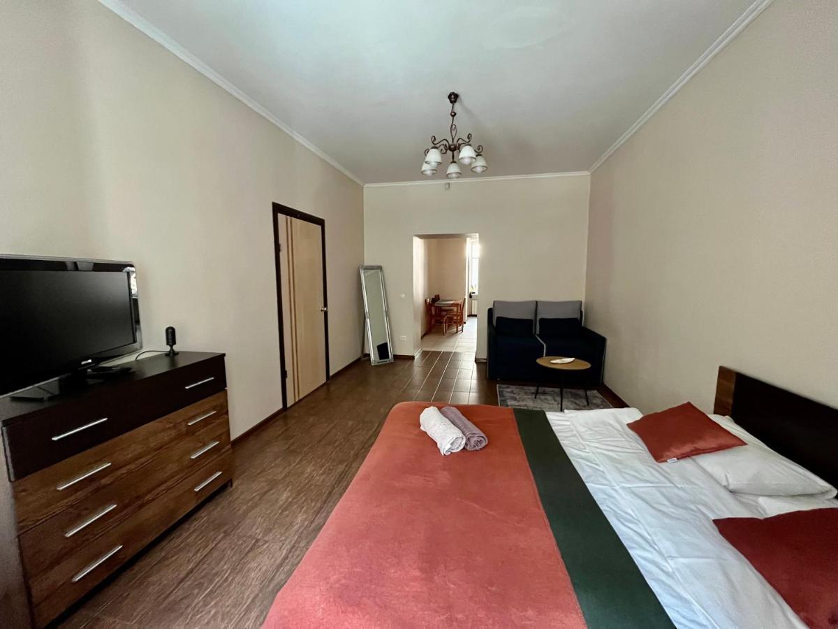 Old City Apartment With Parking Lemberg Exterior foto